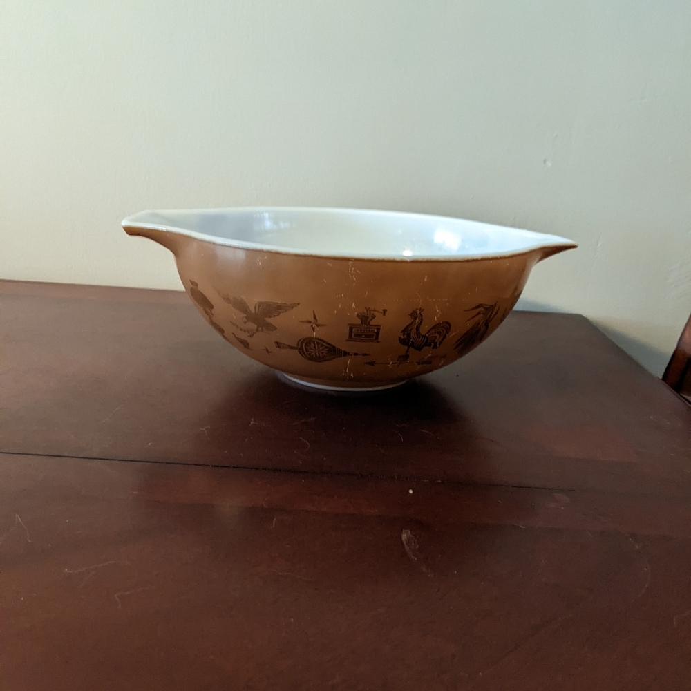 Vintage Pyrex early American 444 4qt Cinderella bowl